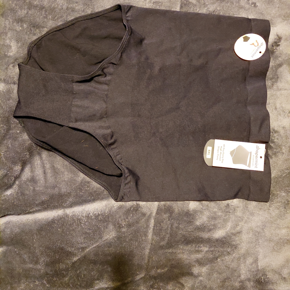 Shapermint Black High-Waisted Plus Size Shaper Panty - Picture 6 of 7